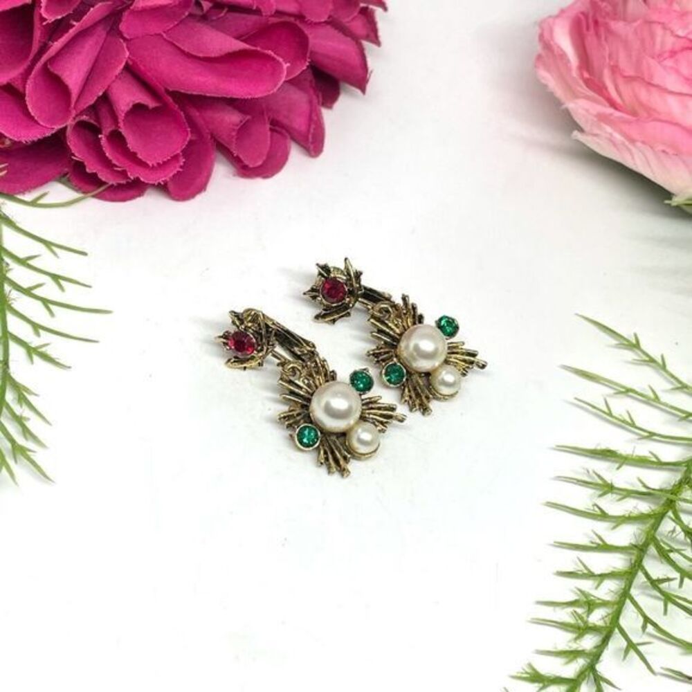 VINTAGE⚜️UNIQUE Faux Pearl Cluster Drop Clip Earrings